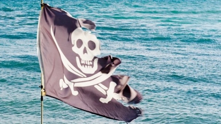 52-ма души пленени от морските пирати