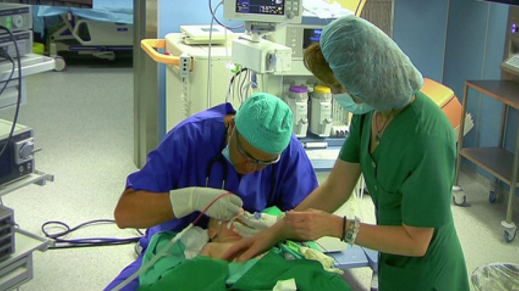 Превръщат здравната ни система в черна борса, твърдят медици