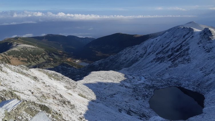 Снежна покривка по високите върхове в България