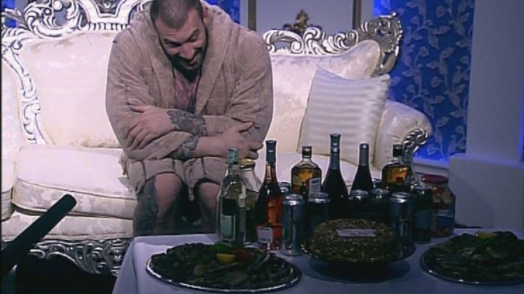   Емо Каменов чупи и плаши да бие в Big Brother
