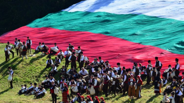 Съборът в Рожен се превърна в машина за пари