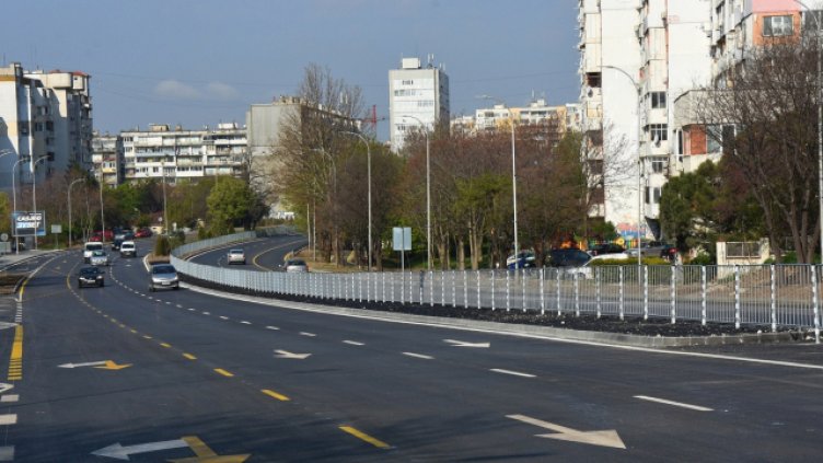 Асфалтират последните метри от бул. “Левски” във Варна