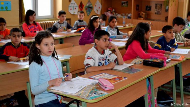 Средният успех ще влиза в приемния бал на учениците след VII клас