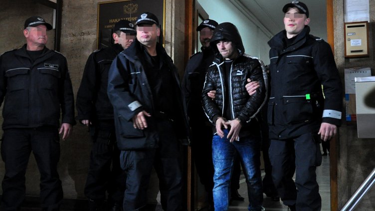 Арест за обвинените за убийството в мола (СНИМКИ)