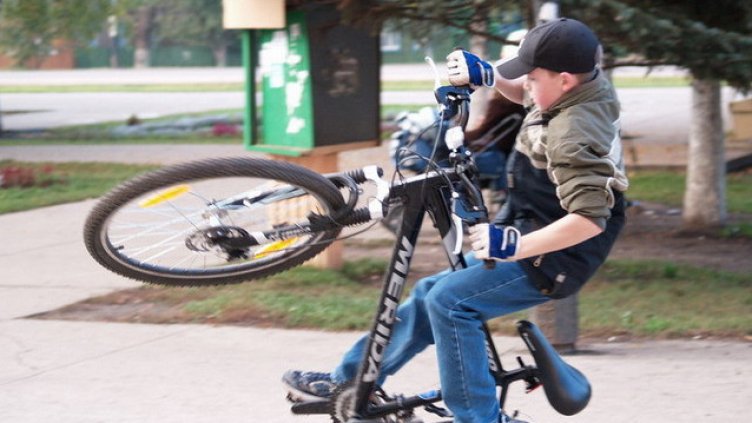 Споделете: Трябва ли и колоездачите да се контролират като шофьори?