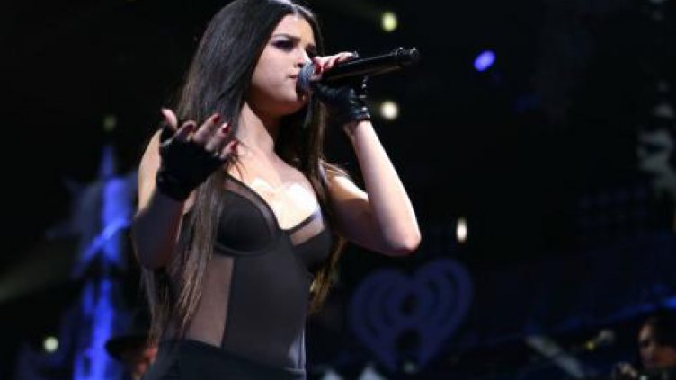 Обвиниха Селена Гомес за самоубийството на момиче