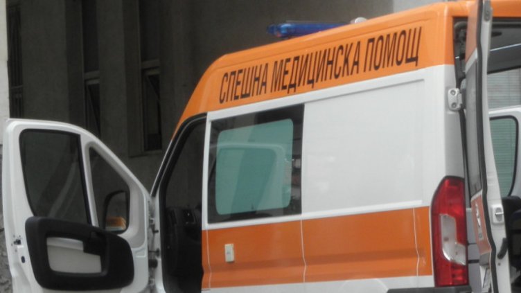 Множество пострадали в Кърджали &ndash; кола засече бус