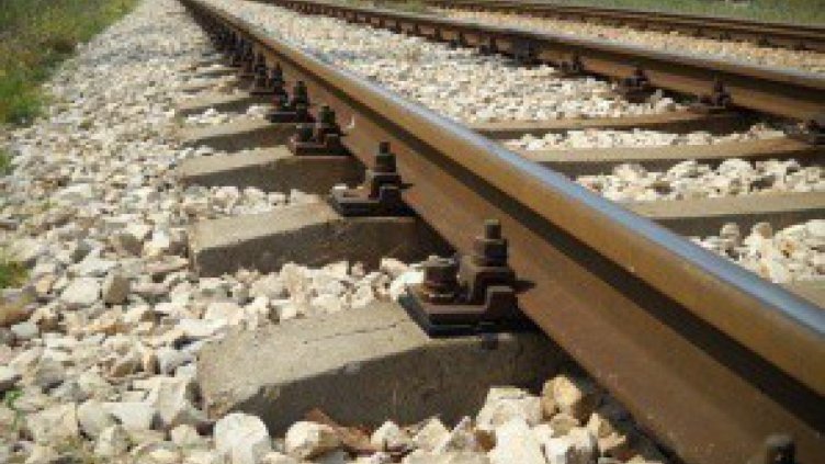 Служители на БДЖ откриха чанта с тротил край жп линия