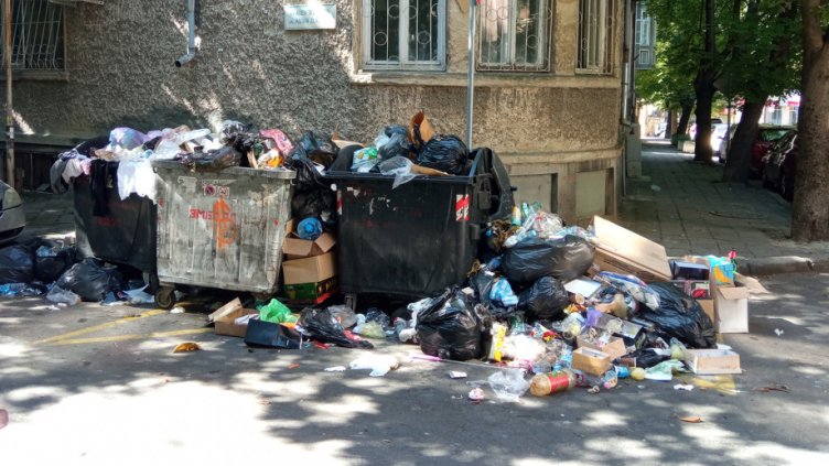 Областният управител свика спешна среща за сметосъбирането във Варна