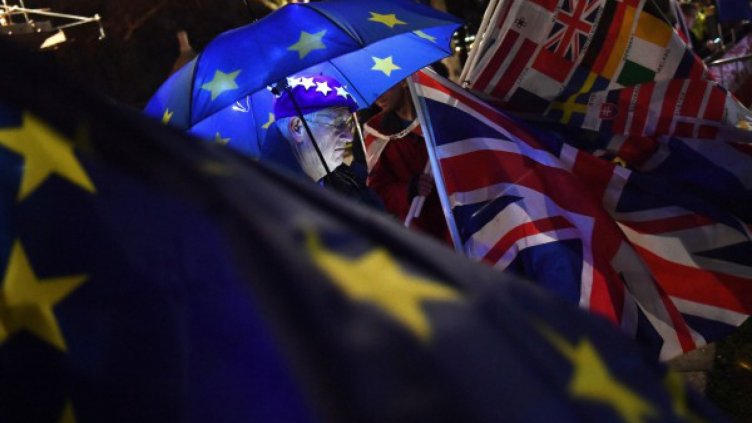 300 нови договора между Лондон и ЕС при твърд Brexit!?  