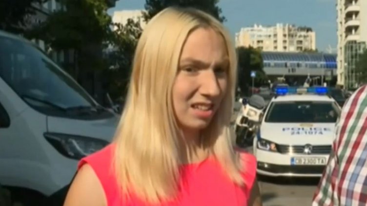 Емили с бързата тротинетка се разби със 100 км/ч.