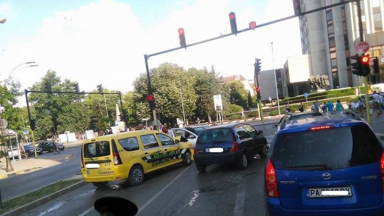 Представят идея за централизирана система за адаптирано управление на трафика във Варна