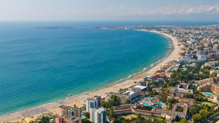 Чуждата преса: България най-евтина за лятна почивка