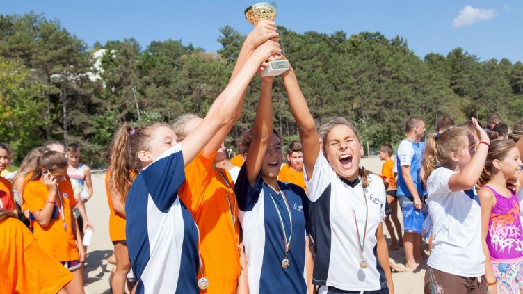 Млади спасители мериха сили на плажа на "Камчия"