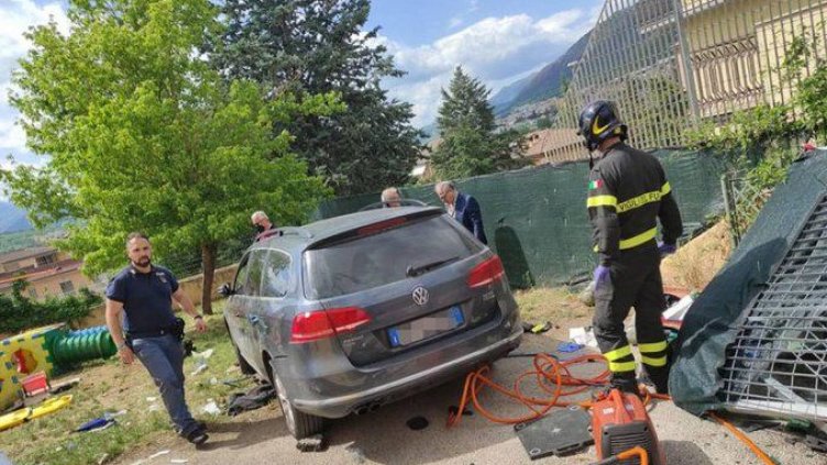 Трагедия в забавачка в Италия: Българка с кола помете малки деца (СНИМКИ)