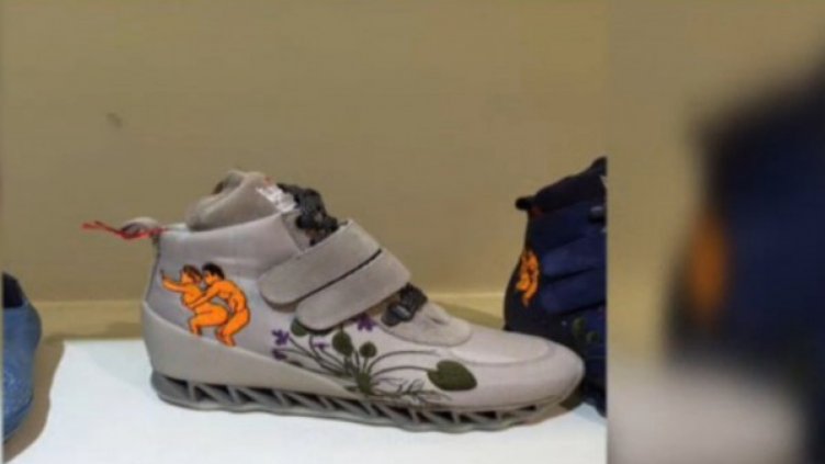 Сюрприз на щанда: Детски обувки с... порно сцени!