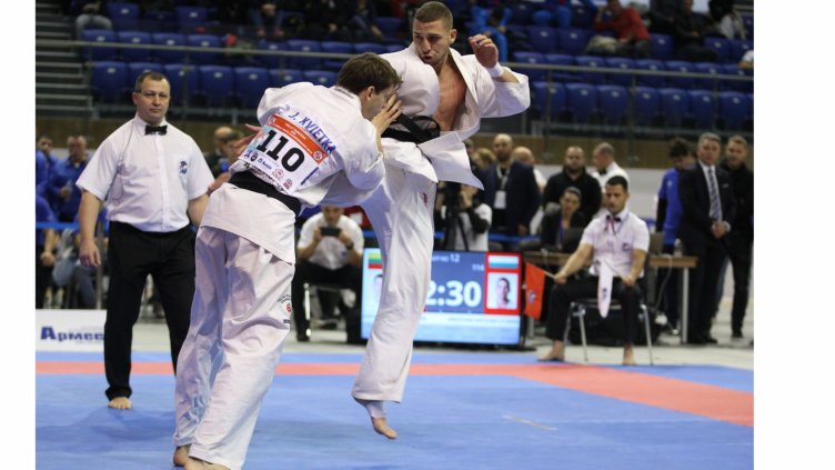 Кристиян Дойчев спечели европейска титла по киокушин във Варна!