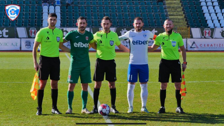 Спартак Вн отново остана с човек по-малко и загуби в Габрово