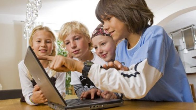 Спират рекламите в интернет, насочени към деца