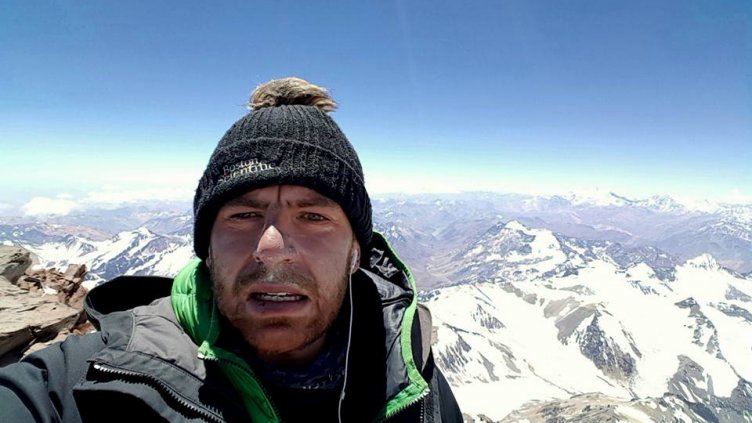 До Еверест с кауза – българинът Слави Несторов на покрива на света