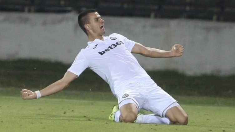 Калоян Кръстев: Всеки млад играч трябва да се стреми да излезе в чужбина