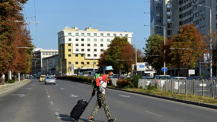 Камикадзе се разхожда по булевард във Варна (СНИМКИ)