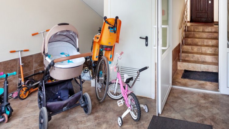 Крадла тараши етажни площадки във Варна