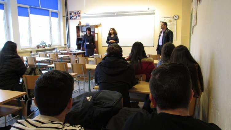 Открити уроци изнесоха магистрати пред ученици от СУ „Димчо Дебелянов“