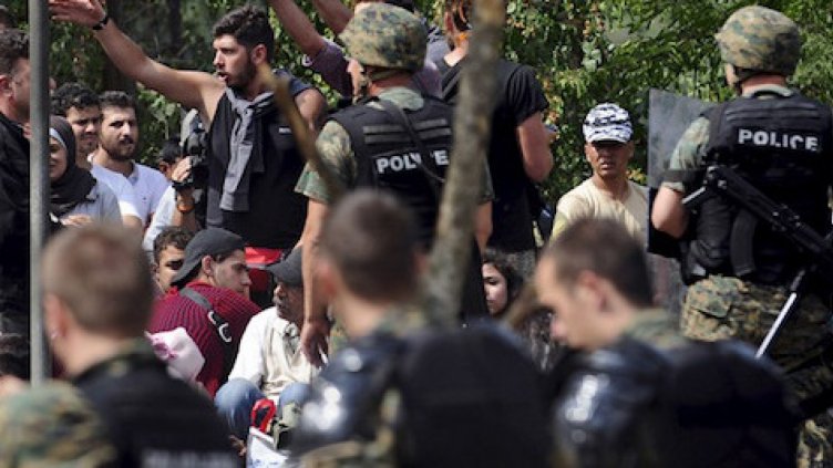 Задържаха мигранти след нощна акция в София