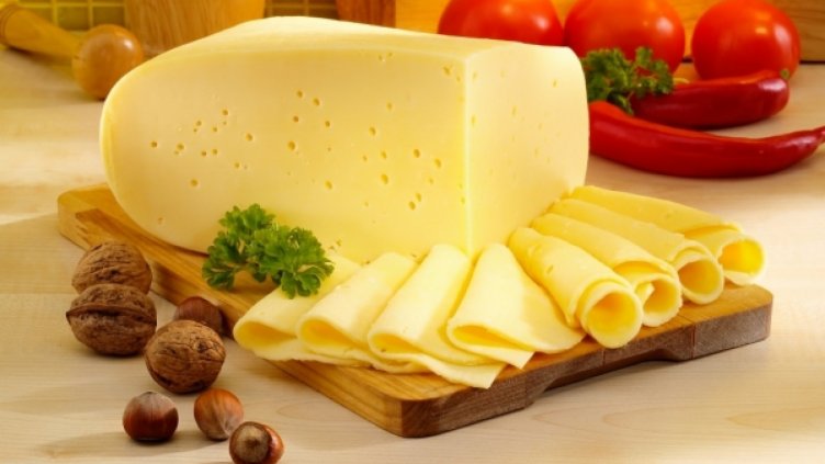 ЕС забрани внос на млечни продукти от Украйна