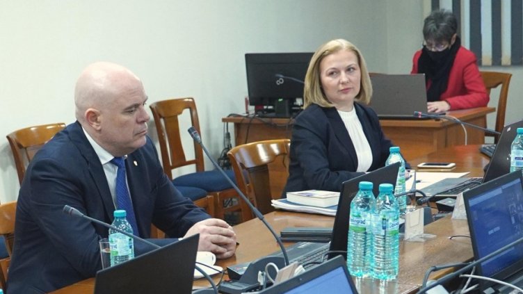 Прокуратурата чака МВР да погне пропутинските тролове