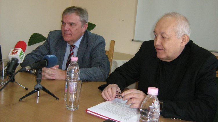 Румен Петков (вляво). Снимка БОРИС ПРОДАНОВ