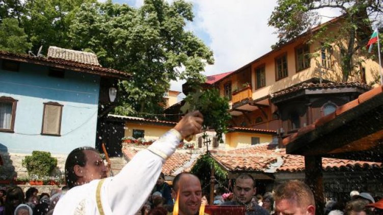 Румънци напълниха курортите "Св. св. Константин и Елена" и "Албена" за Великден