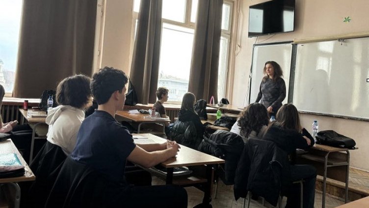 Ученици обсъждаха основните човешки права и свободи във Варна
