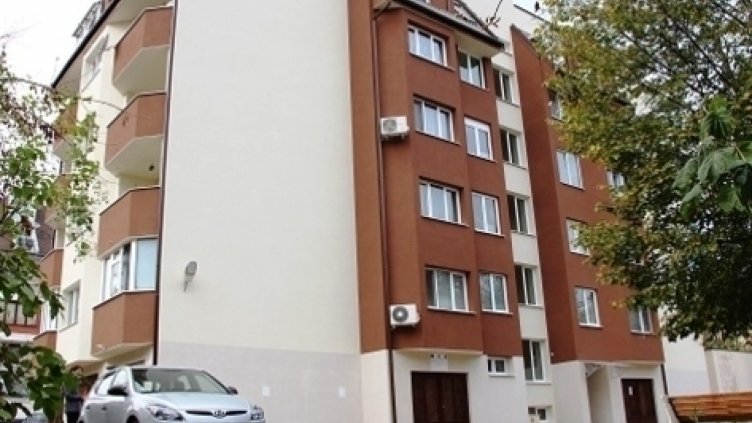 Санират около 200 сгради с държавни пари