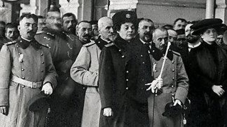 Да си царица е служба като всяка друга