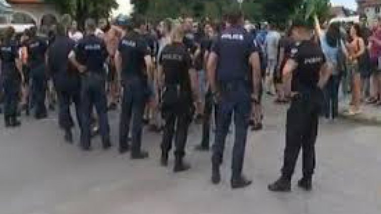 10 са задържаните в "Орландовци"