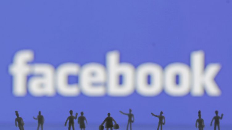 Facebook плаща на блогъри и медии за видео съдържание