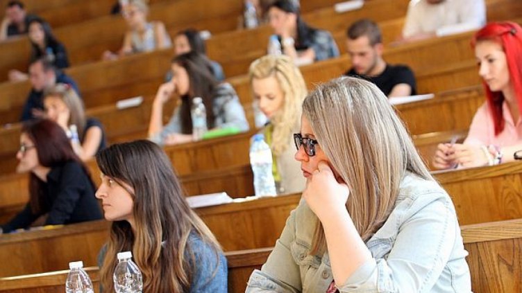 Преговарят за стипендиите на студентите