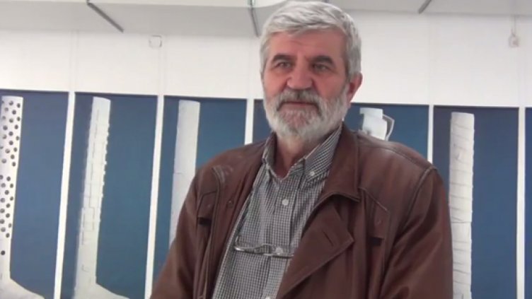 Скулптура на Зиятин Нуриев показва Галерия 8