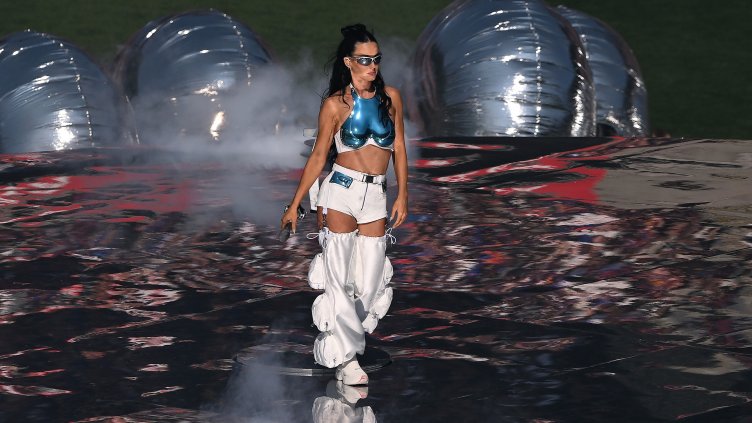 Кейти Пери и годеницата на Безос ще полетят в космоса