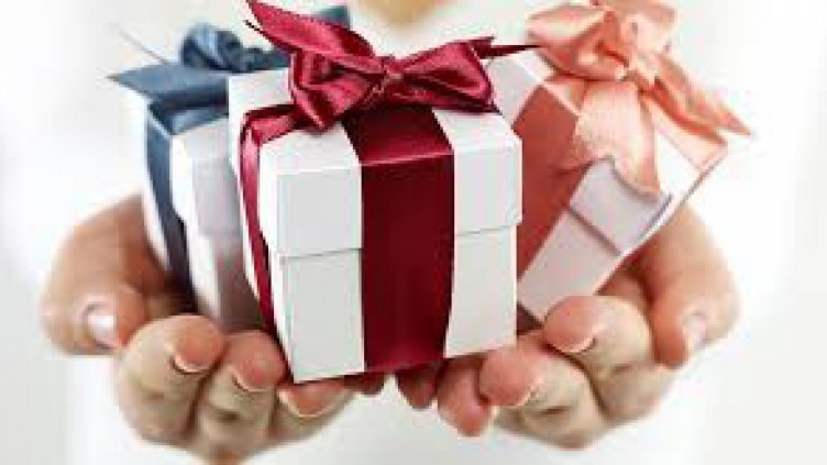 Какво да не подарявате на гаджето, с което сте отскоро