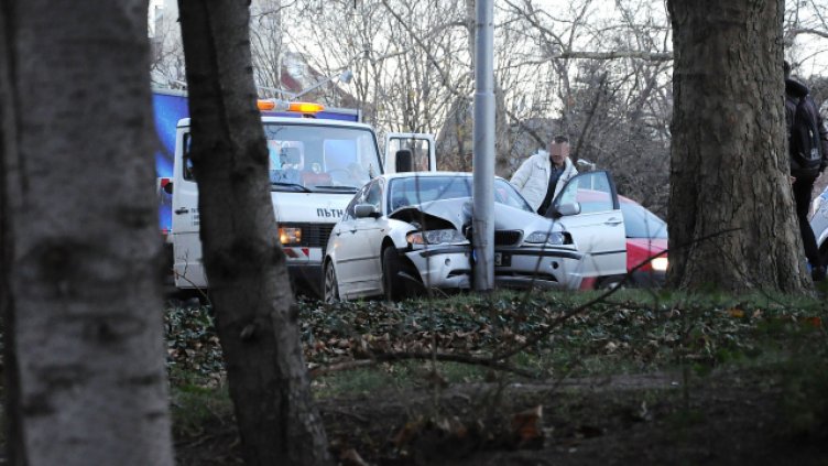 23-годишна жена с опасност за живота след катастрофа в кв. „Аспарухово“