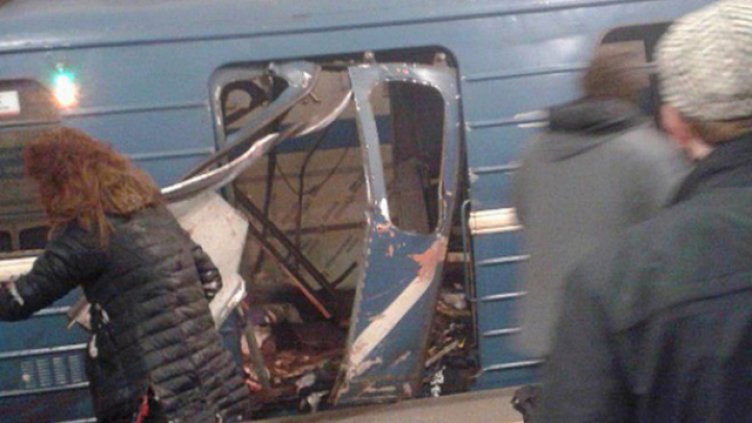 Затвориха за кратко станции на метрото в Санкт Петербург