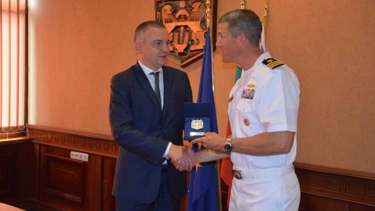 Кметът Иван Портних се срещна с командира на американския военен кораб „Портър“