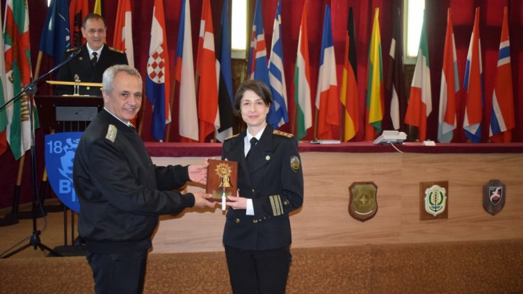 Командирът на ВМС връчи награди за постигнати отлични резултати (СНИМКИ)