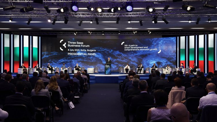 Радев поиска стандарт на магистралите като в Австрия