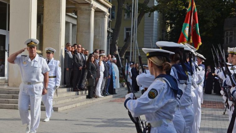 Варна отбеляза 116 години от Независимостта на България (СНМИКИ)