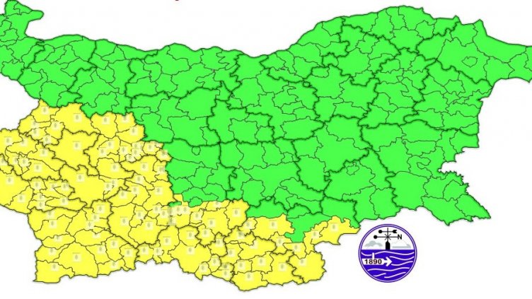 Обявиха жълт код за обилен снеговалеж в 10 области
