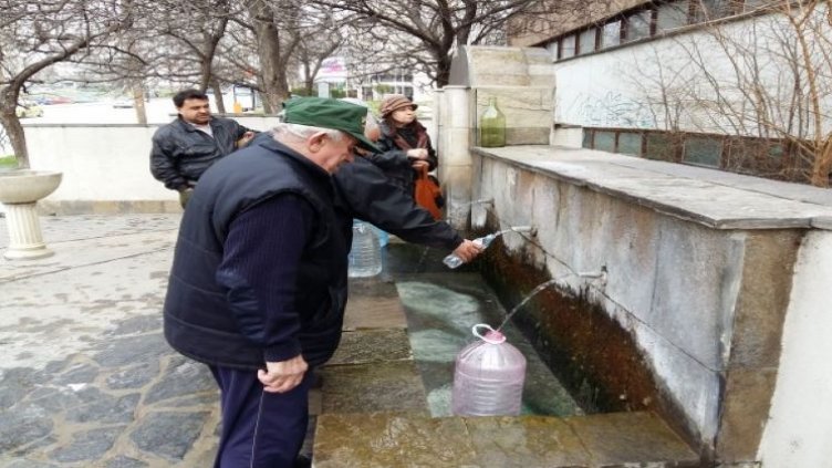 Чешмата на Дом Младост ще бъде на друго място